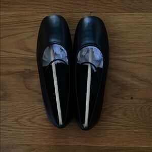 Everlane “The Day” Mary Jane’s - size 6 in black